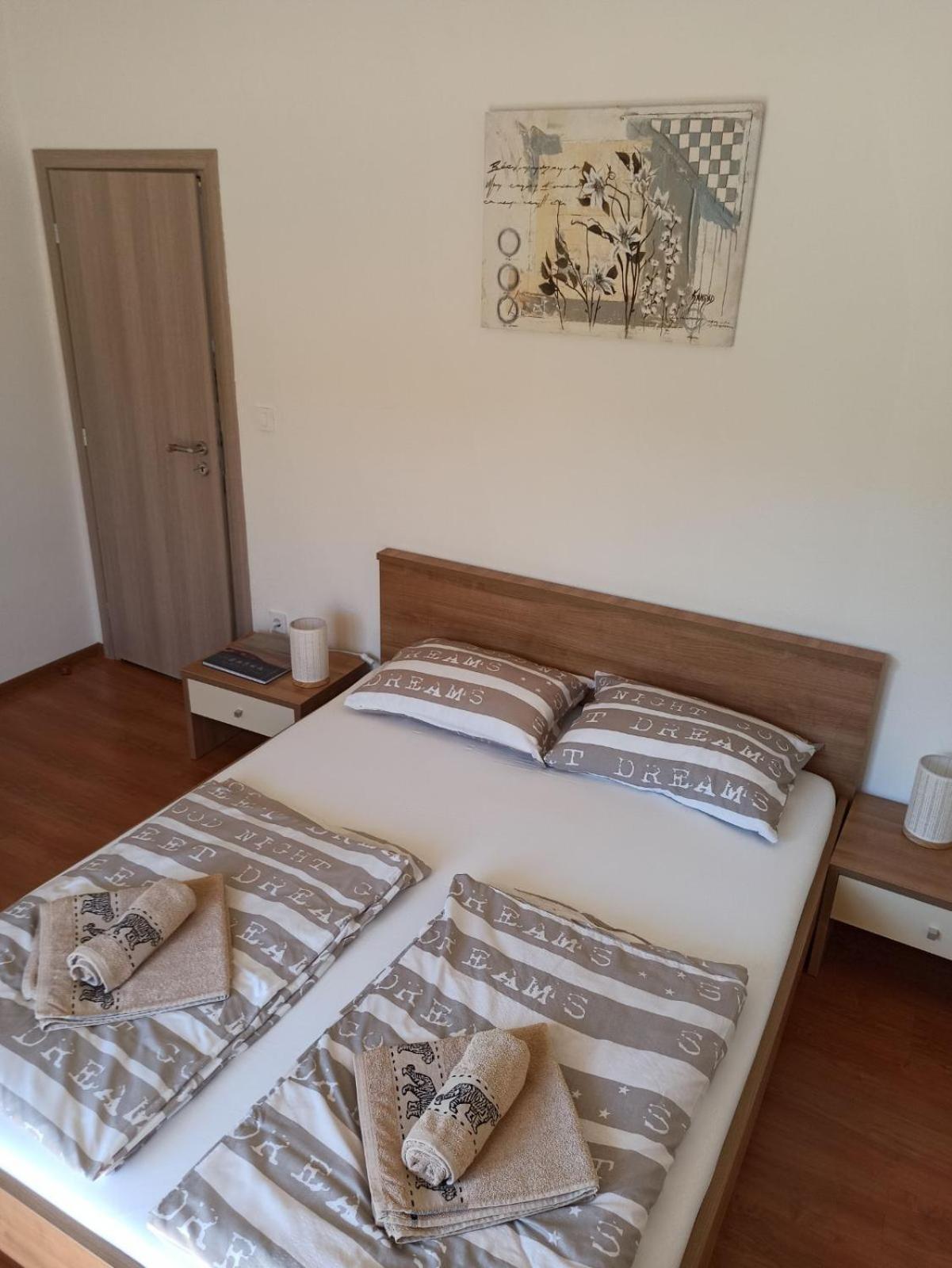 Laura Apartman *