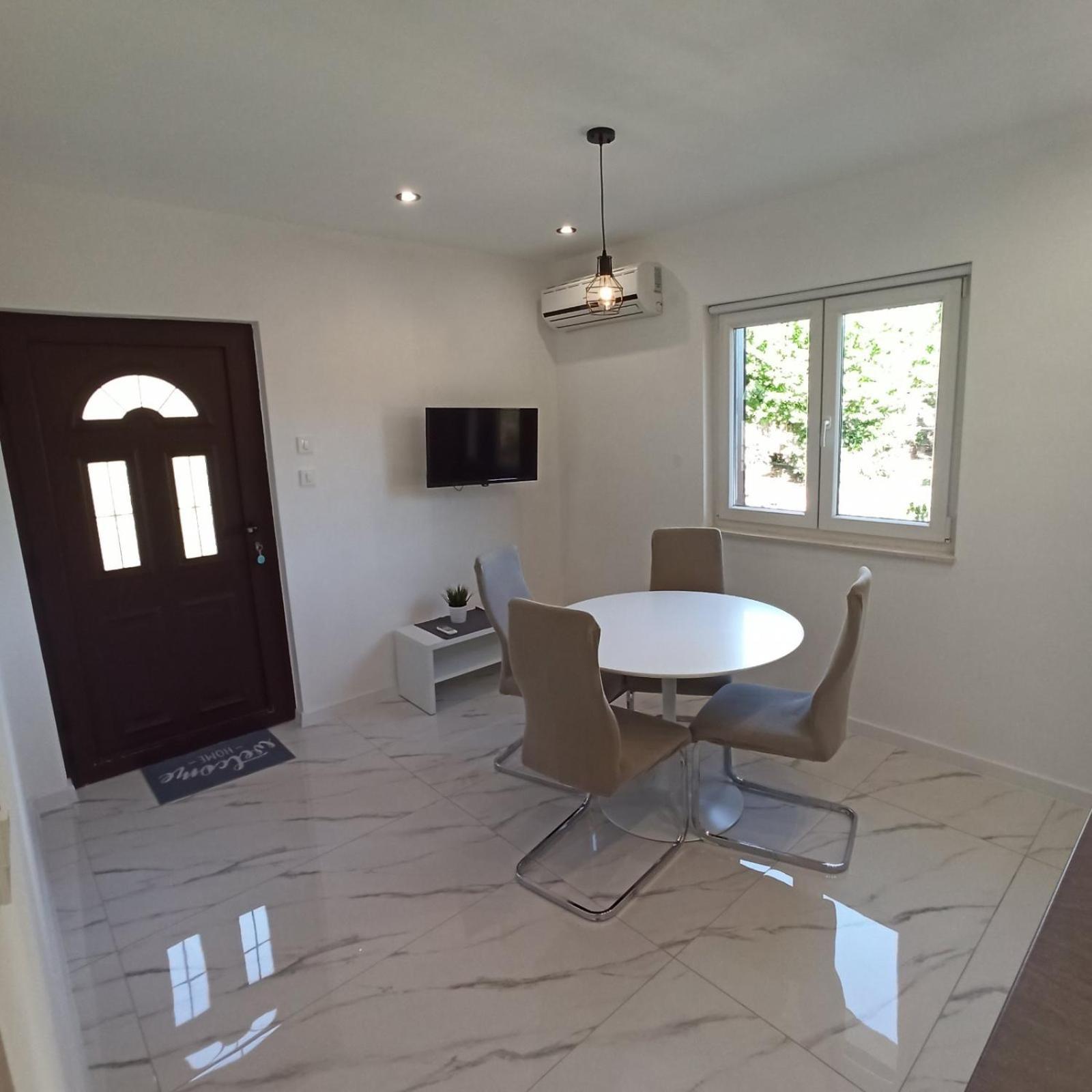 Laura Apartman